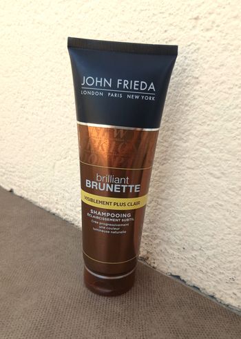 Shampooing éclaircissement subtil John Frieda, neuf