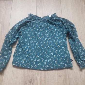 Pull over vert à motifs fleurs 4 ans