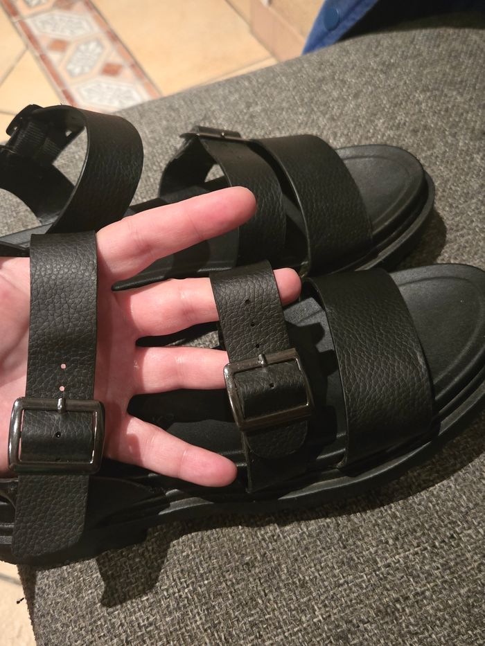 Sandales noires à boucles P38 Primark - photo numéro 6