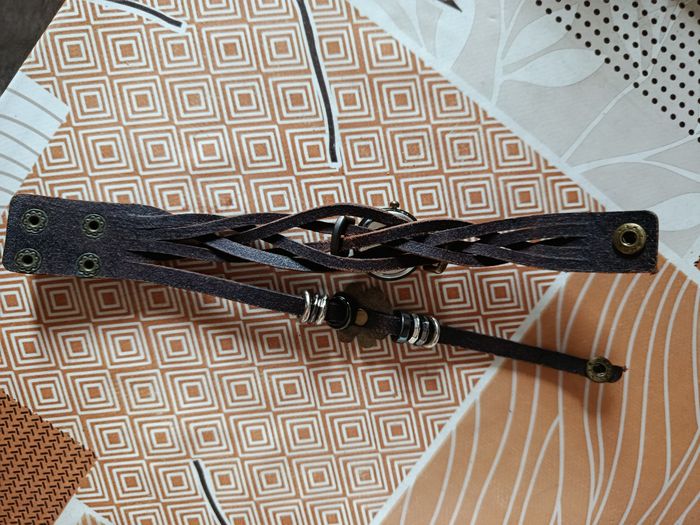 Montre femme bracelet en cuir - photo numéro 4