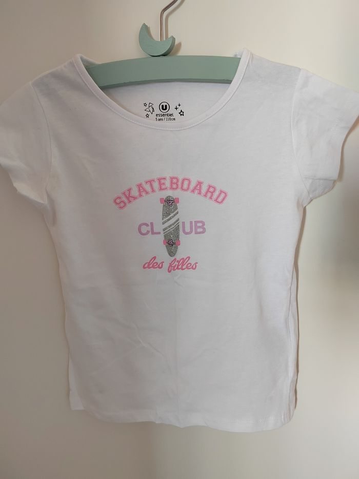 T shirt skateboard