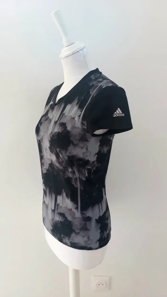 T-shirt de sport manches courtes adidas running taille XS - photo numéro 2