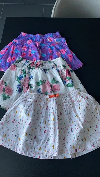Lot de 3 jupes taille 8 ans