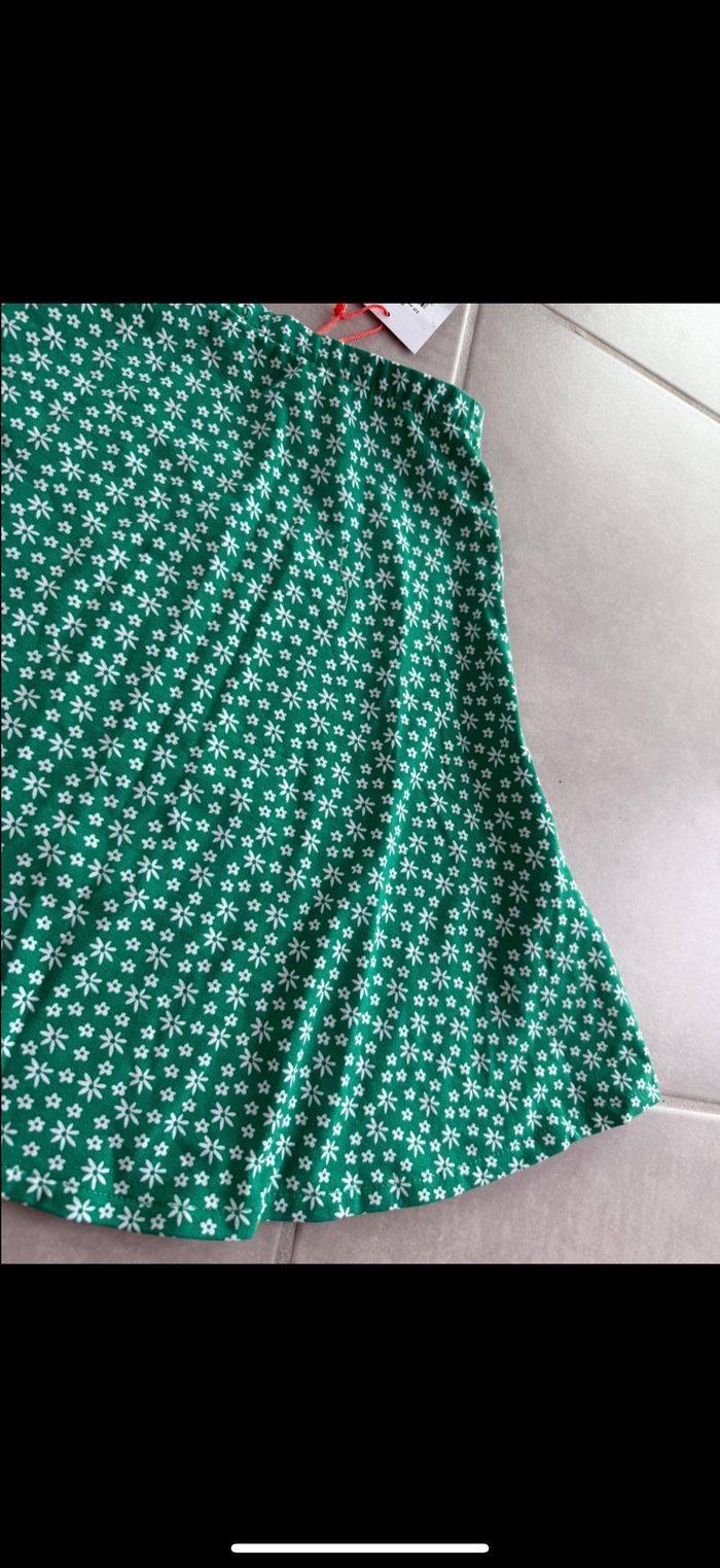 Jupe patineuse verte à fleurs 10 ans - photo numéro 4