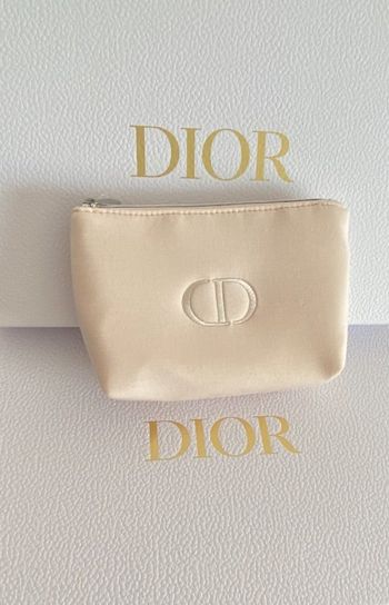 Dior  – Mignonne pochette à maquillage