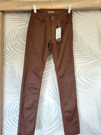 Pantalon femme taille S neuf  simili cuir marron Onado