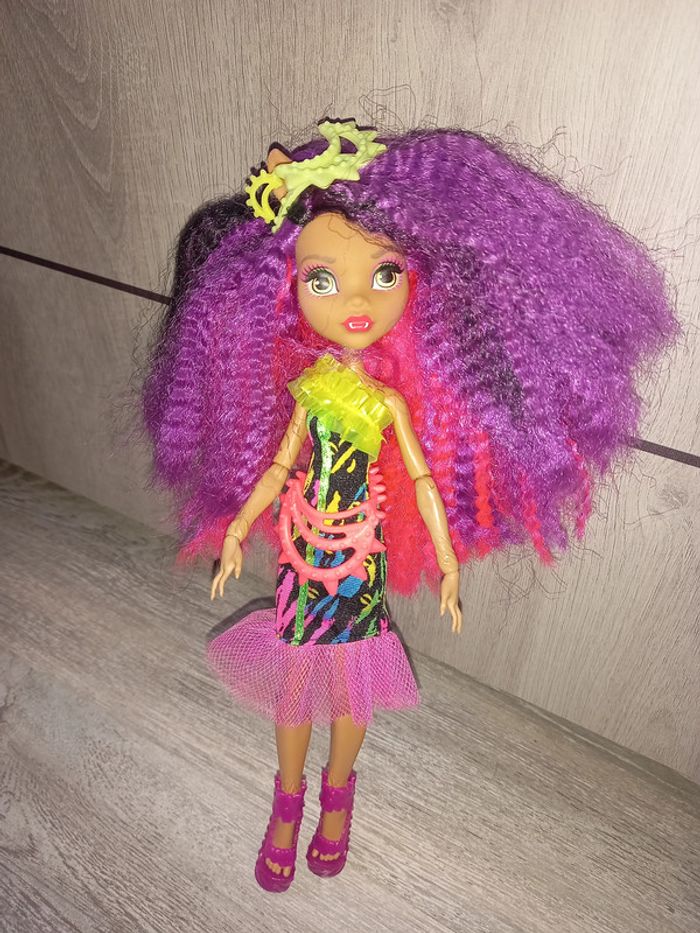 poupée monster high clawdeen  electrified