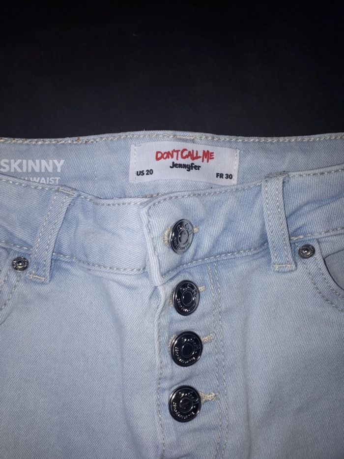 Jean clair skinny état neuf Jennyfer 10 ans taille 30 - photo numéro 4