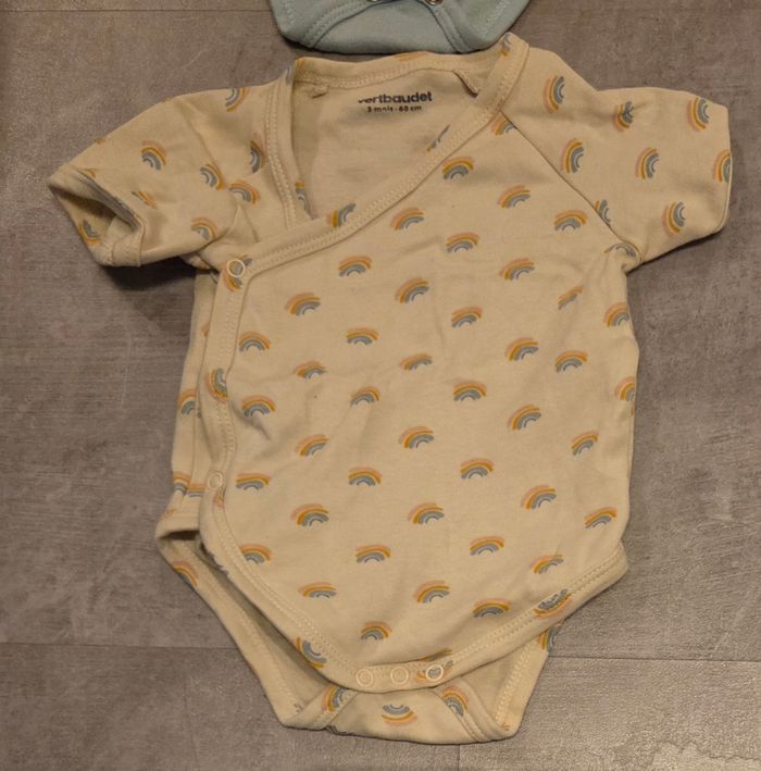 Lot de 4 bodies vertbaudet 3mois - photo numéro 4