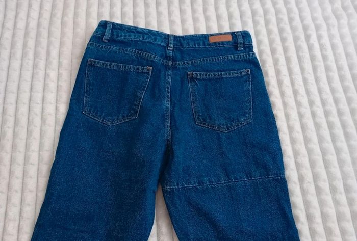Jean neuf t.40 💙🌼 - photo numéro 3