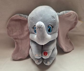 Peluche musicale Éléphant Dumbo 24 cm - Disney