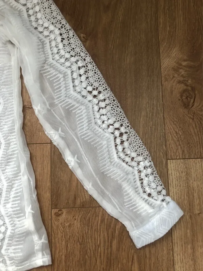 Chemise blanche motifs femme ajourée - photo numéro 3