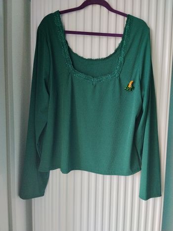 T-shirt col carré neuf 