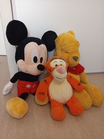 Lot peluches Disney , Mickey tigrou winnie