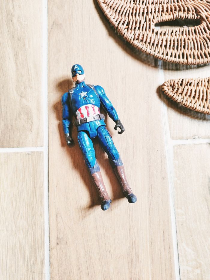💫Figurine Captain America lumineuse Avengers Marvel marque Hasbro