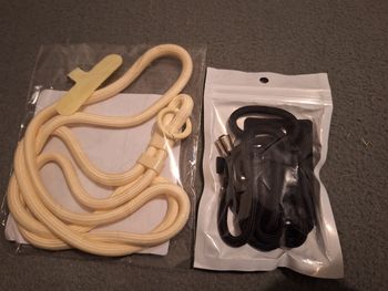 2 cordons telephones neufs Beige et Noir