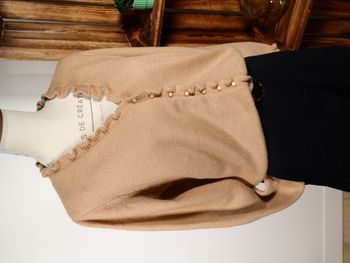 Gilet Cardigan Maille Beige Peace n' love Fermeture Boutons et Volants | Taille Unique - M Femme