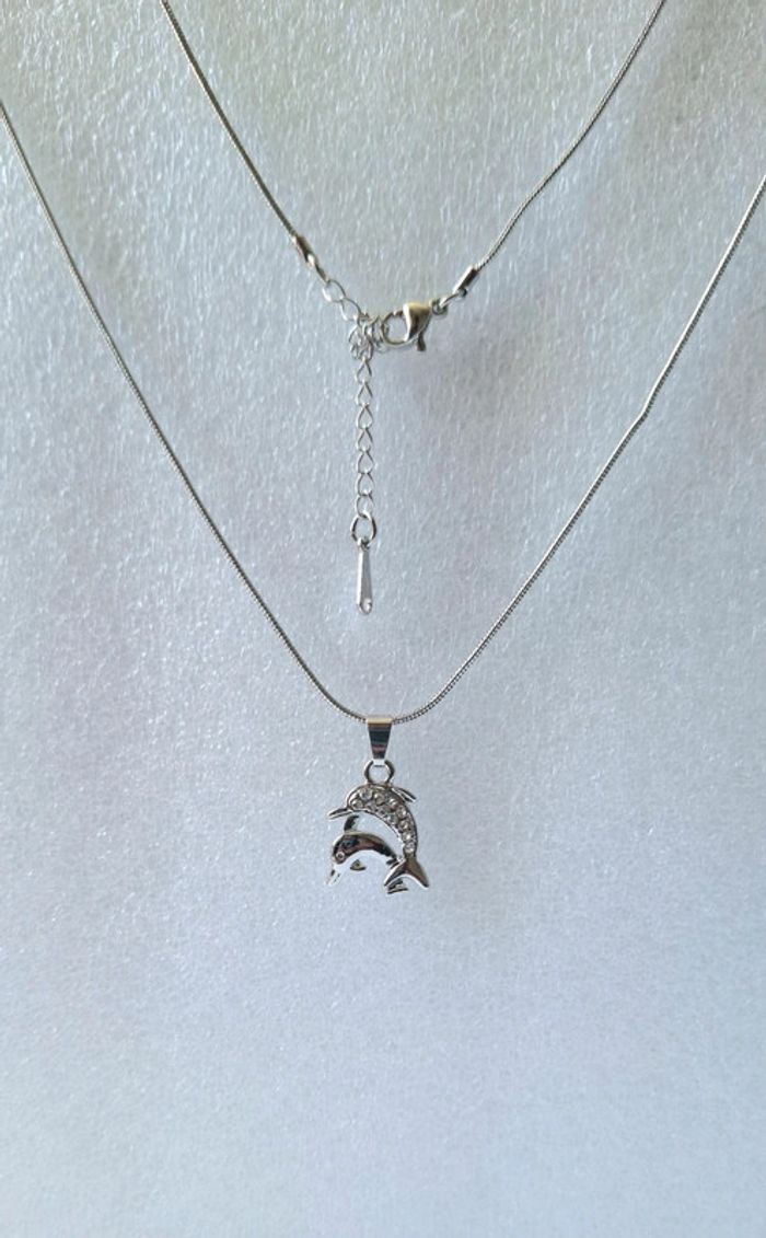 Collier pendentif dauphin et son petit - photo numéro 4
