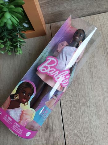 Poupée barbie fashionista anniversary 
