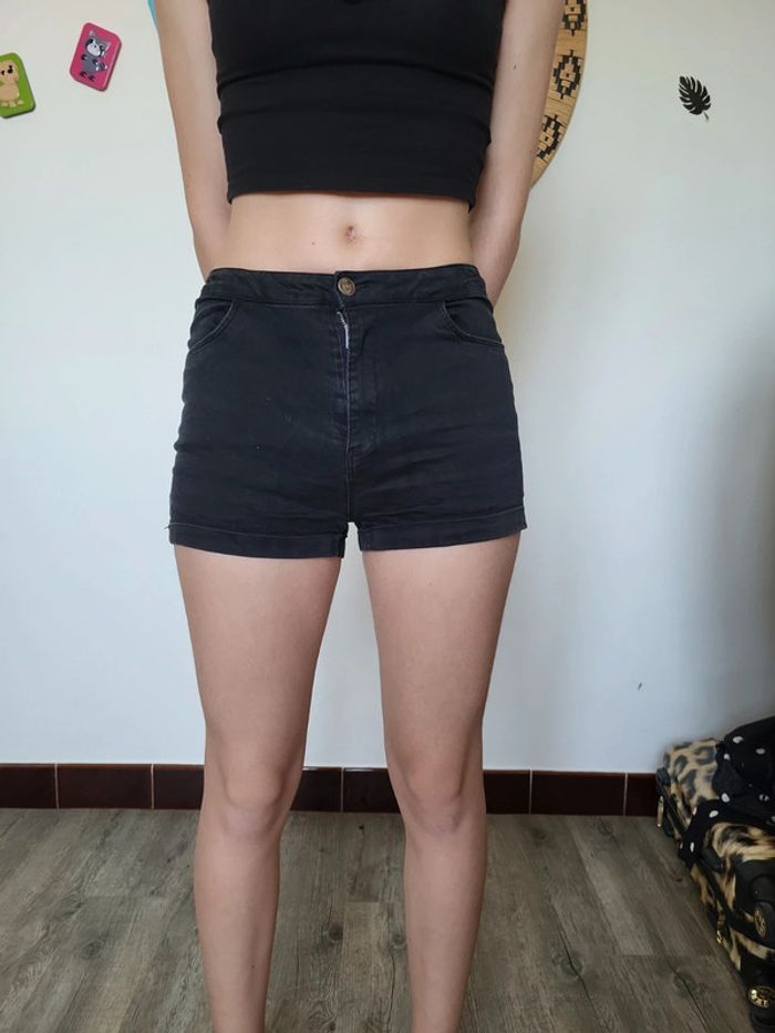 Short noir