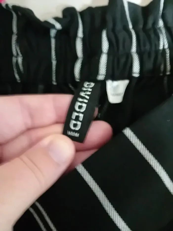 Short rayé noir et blanc H&M T36 - photo numéro 2