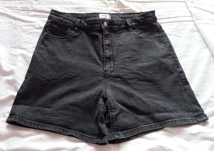Short KIABI taille 42