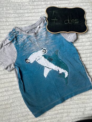 Teeshirt requin 4 ans