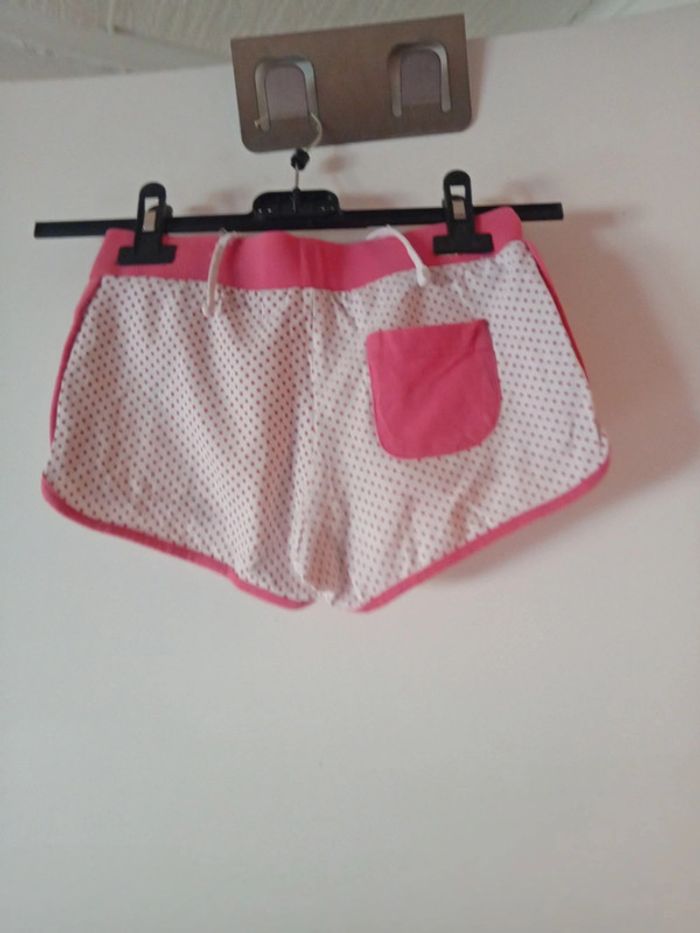 Short blanc à petits pois rose. 6 ans - photo numéro 5