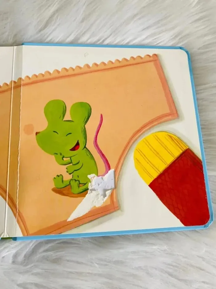 Livre bébé la souris verte - photo numéro 4