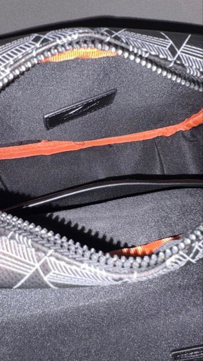 Sacoche Lacoste - photo numéro 2