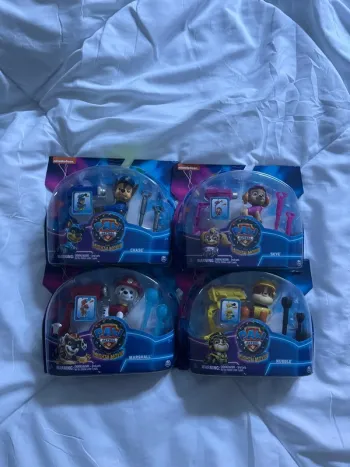 4 figurines pat patrouille neuve
