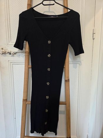 Robe moulante noir boutons marron