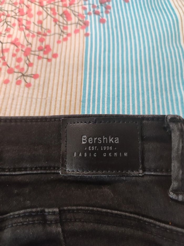 Jean Bershka T 36 - photo numéro 8