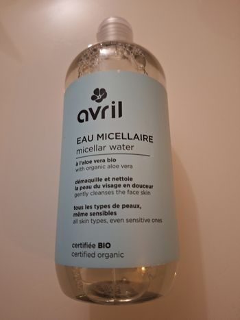 Eau micellaire à  l'aloès vera bio