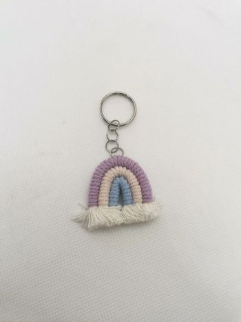 Porte clés en coton breloque arc en ciel pastel