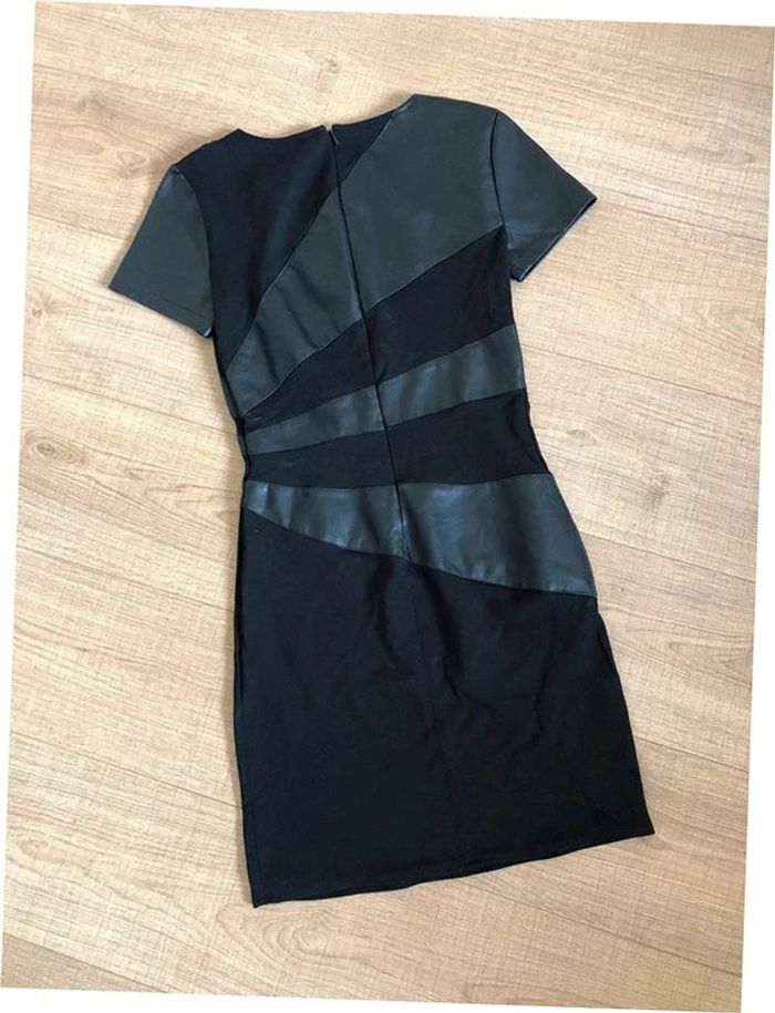 Robe noire à manches courtes avec simili cuir Only taille 38 TBE (taille petit) - photo numéro 12