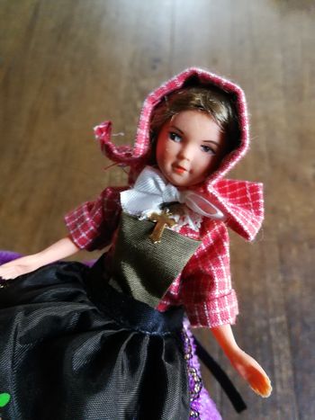 Poupée folklorique Alsacienne robe mauve