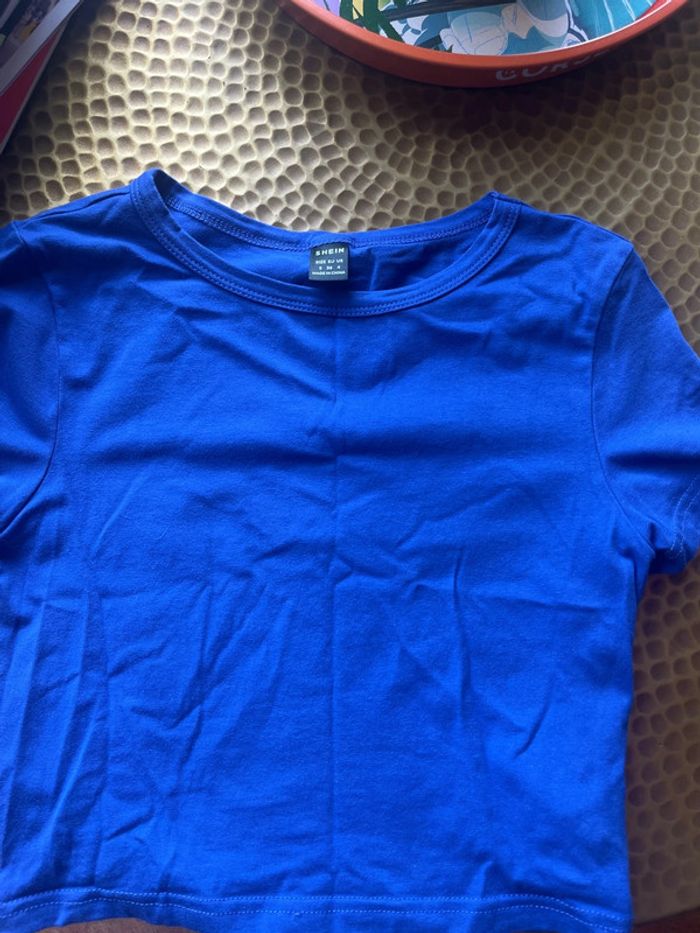 T-shirt bleu shein