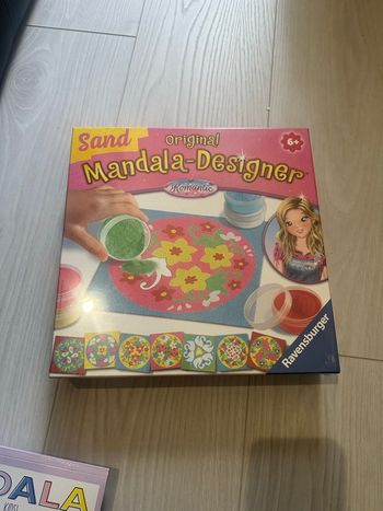 Mandala sable coloré neuf