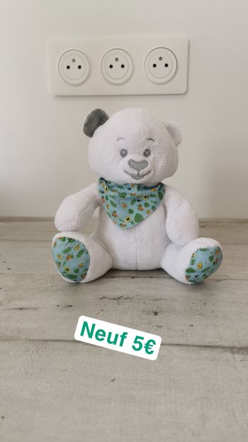 Doudou ours musti neuf