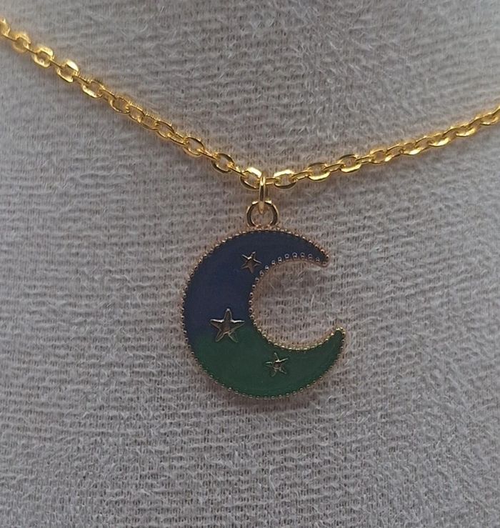 Collier lune bleue et verte - photo numéro 2