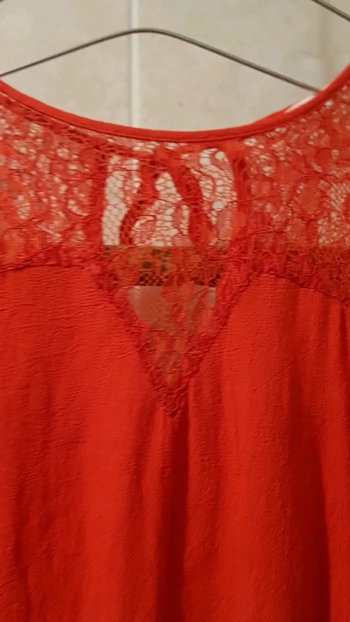 Superbe blouse dentelle rouge collection IRL 36 - photo numéro 3
