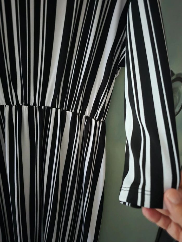 Robe rayée blanche et noire taille xl esmara