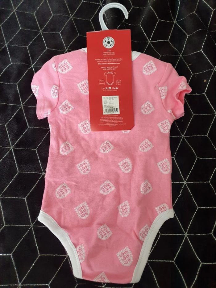 Ensemble 3 pieces  bébé 3/6 mois england - photo numéro 2