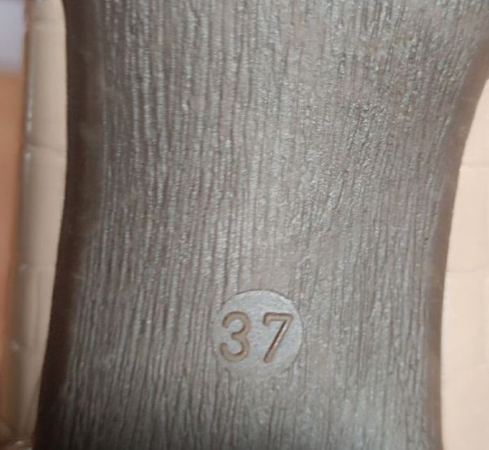 Ballerines beige cuir vernis Bocage p.37 - photo numéro 9