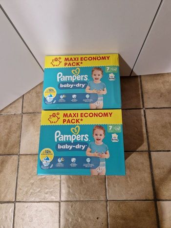 144 couches Pampers baby-dry taille 7