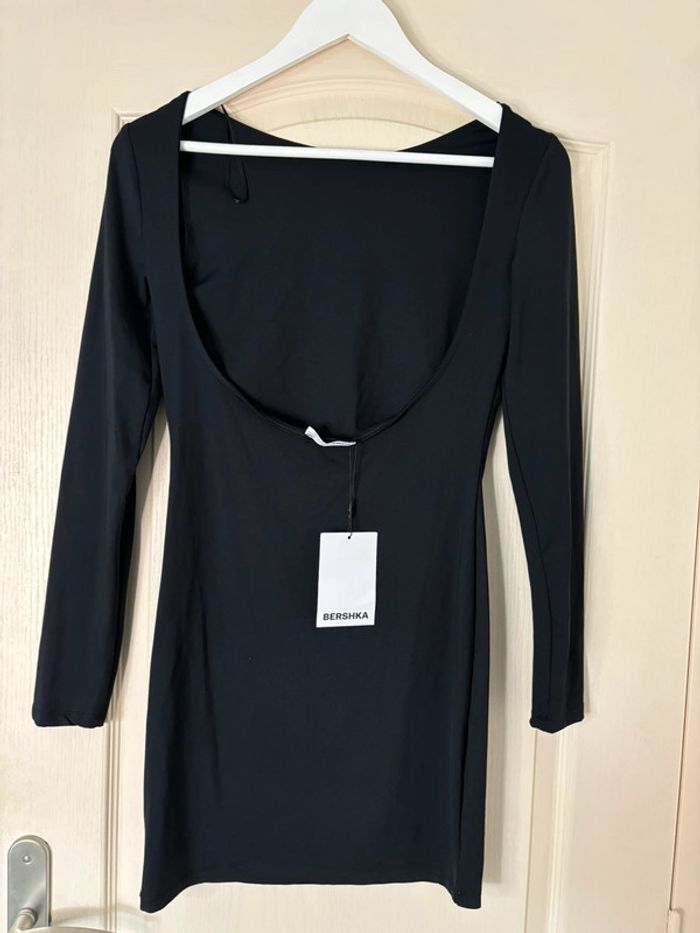 Robe dos nus à manches longues - photo numéro 2