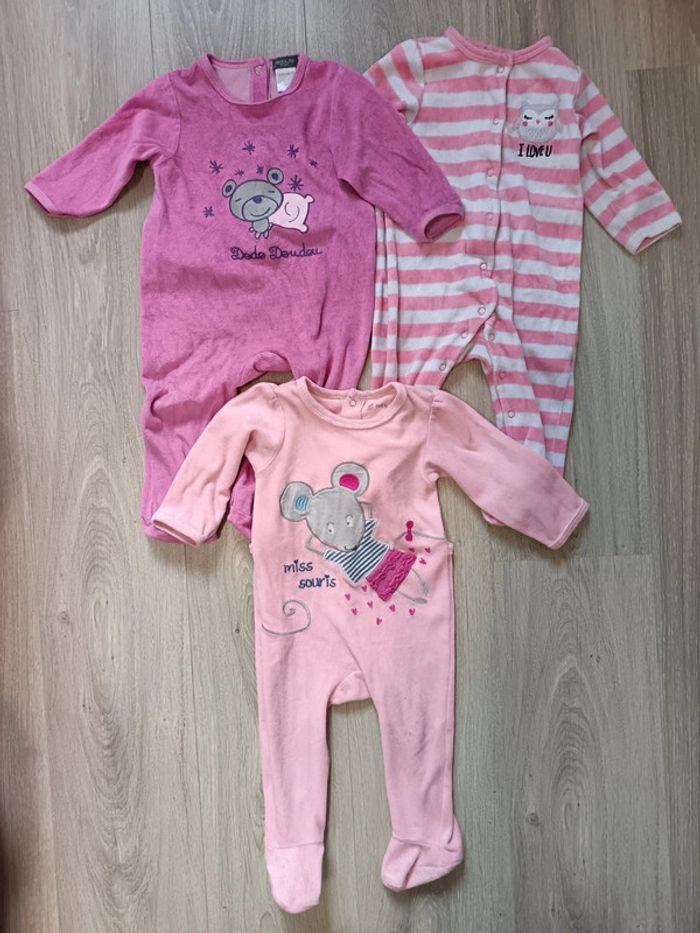 Lot pyjamas velours 1 pièce roses fille 12 mois