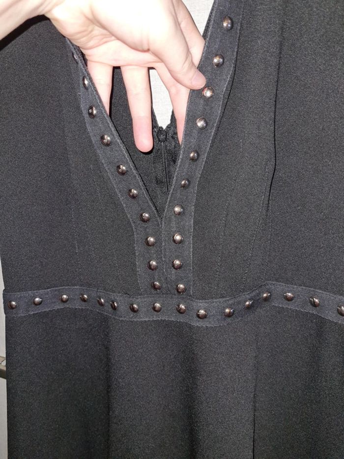 Robe très décolté - photo numéro 2