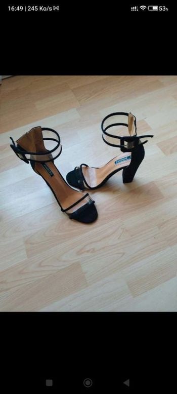 Jolie paire de chaussures, talons